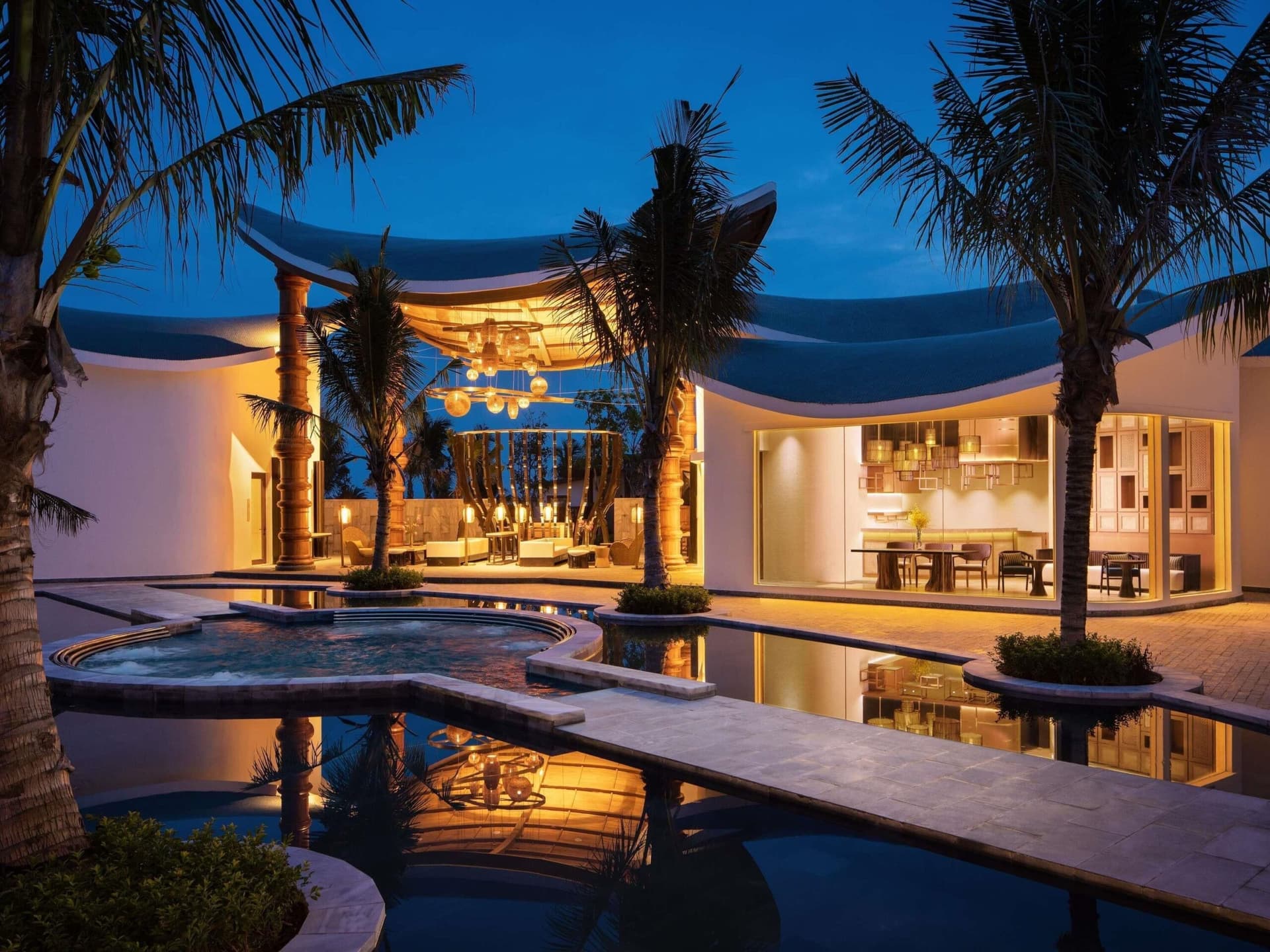 '가족과 풀빌라에서 즐기는 완벽한 힐링, 나트랑 모벤픽 리조트'의 대표 이미지