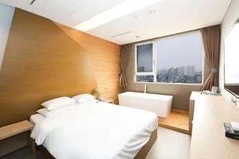 신촌 브라운도트 신촌점 로비