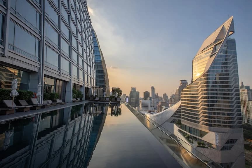 차트리움 그랜드 방콕 수영장