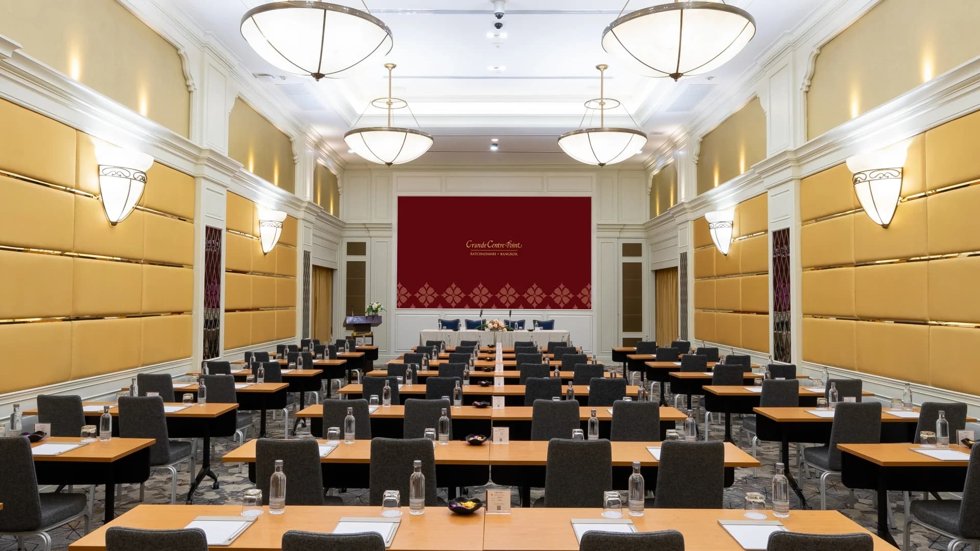 그란데 센터 포인트 수라웡 방콕 주변 환경