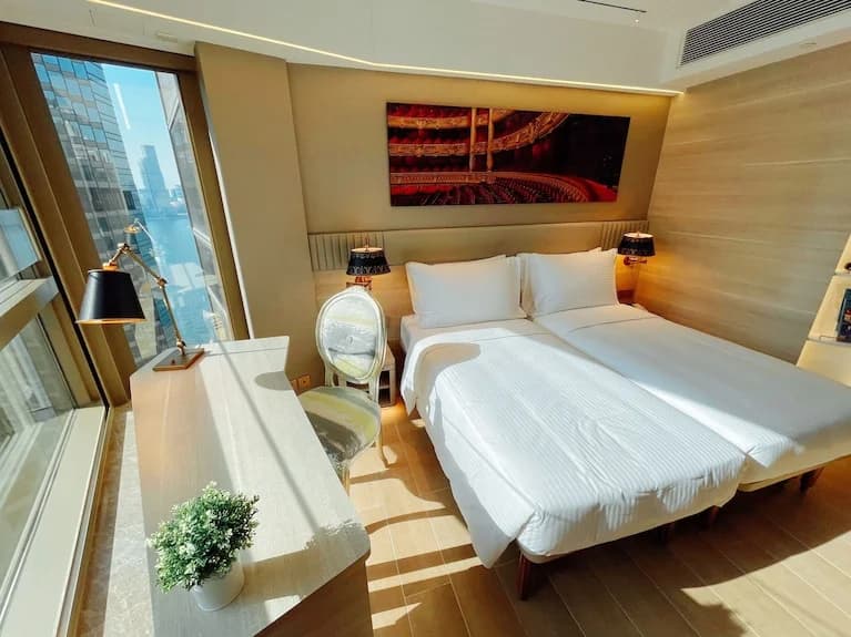 홍콩 호텔 알렉산드라 호텔 외관