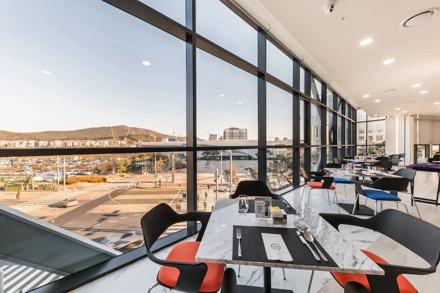 인천 하워드 존슨 바이 윈덤 인천 에어포트 호텔 외관