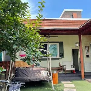 모모제인 게스트하우스 야경