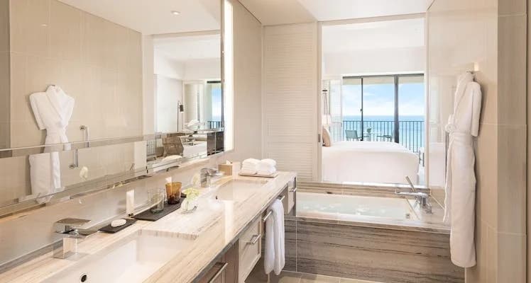 오쿠마 프라이빗 비치 앤 리조트 수영장