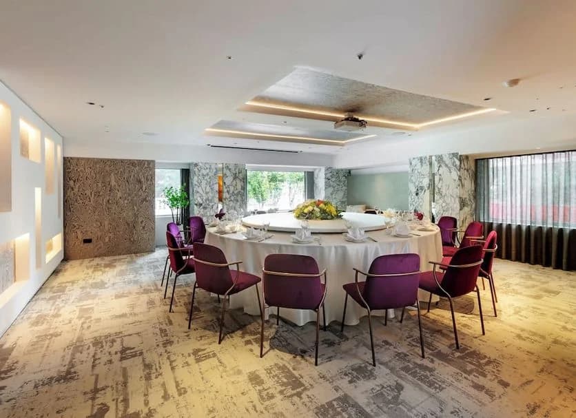 로얄 가든 호텔 로비