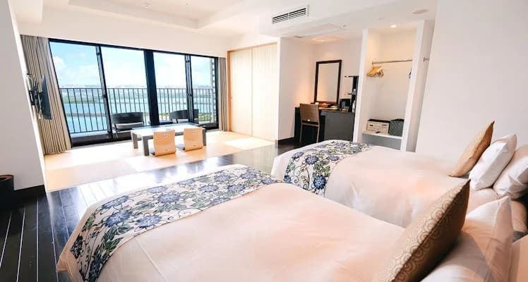 류큐 온센 세나가지마 호텔 로비