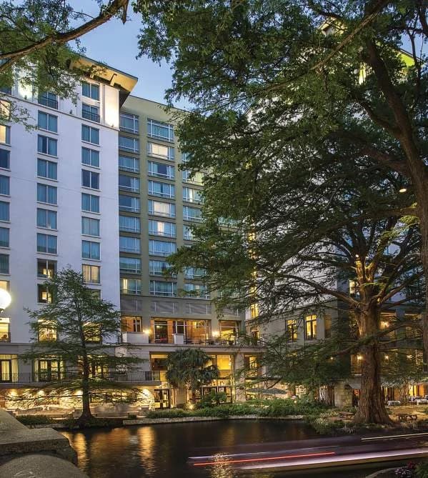 더 클래스 300 호텔 침실