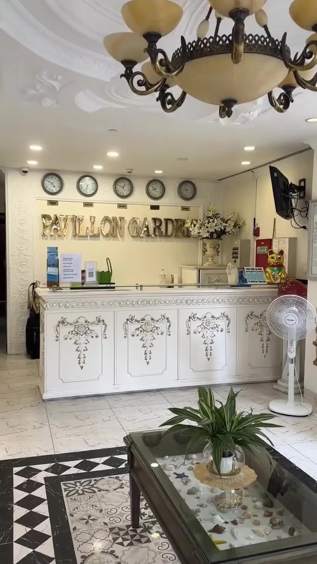 더 서머 호텔 로비