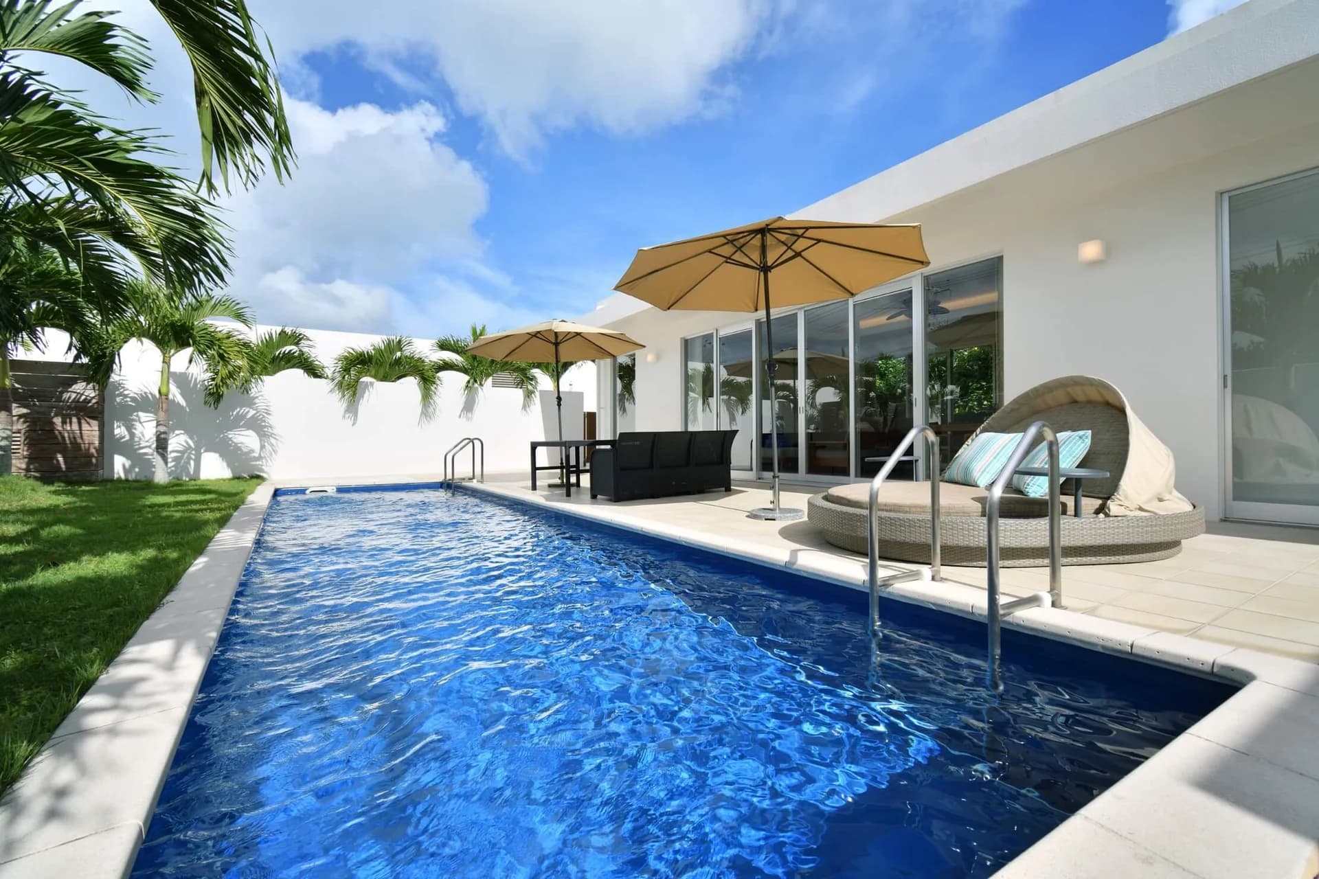 트윈-라인 호텔 얀바루 오키나와 재팬 수영장