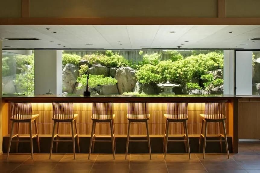 비아 인 교토에키 하치조구치 - JR 웨스트 그룹 로비